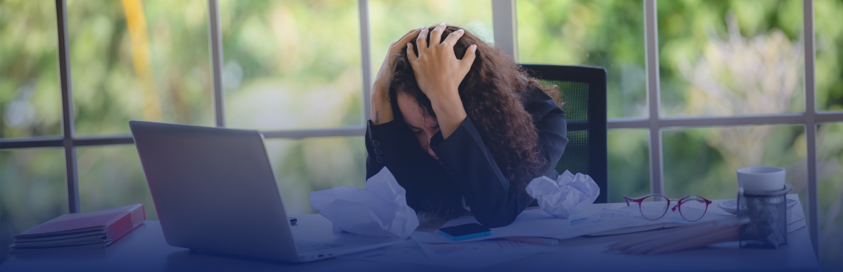 El proceso de evaluación del curso se desarrolla con un enfoque formativo y reflexivo, orientado apromover la participación, el aprendizaje significativo y la aplicación práctica de los contenidos.Se otorgará certificado de aprobación a los participantes que cumplan con los siguientes criterios:• Asistencia y participación en las sesiones sincrónicas.• Desarrollo de las actividades evaluativas propuestas en cada módulo.La calificación final resultará del promedio ponderado de la asistencia y el cumplimiento de lasactividades evaluativas, debiendo alcanzar un resultado igual o superior al 80% para la obtención delcertificado.